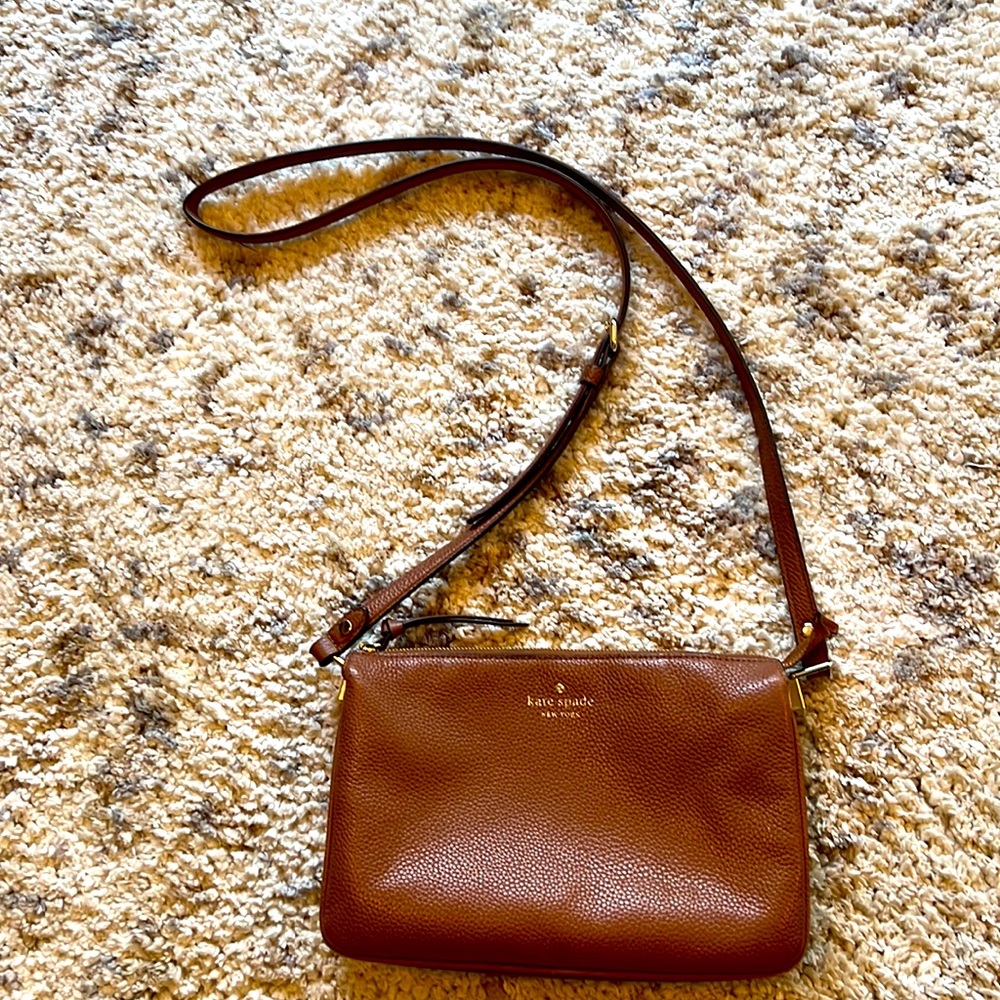 Previously loved Kate Spade Crossbody Purse
